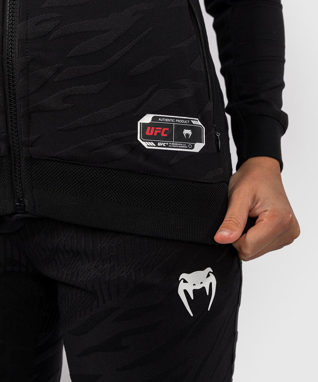 Hanorac Venum UFC Fusion pentru femei by Authentic Fight – Negru