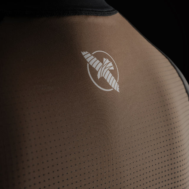 Rashguard Hayabusa Pro Ranked Manga Corta Mujer – Marrón