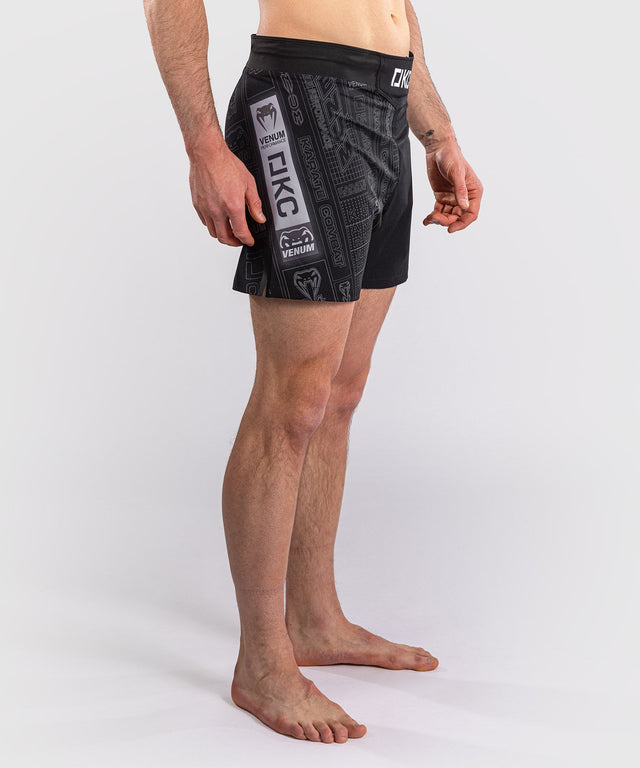 Shorts de MMA Venum Karate Combat – Noir/Gris