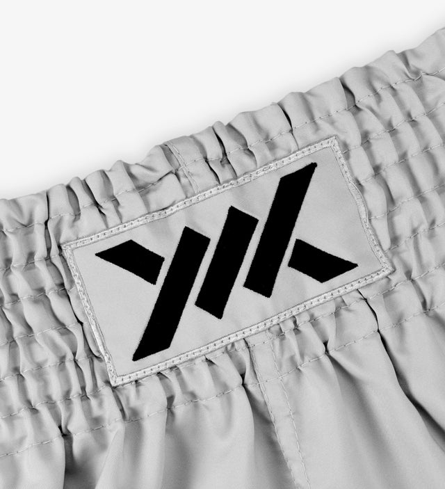 Shorts de Muay Thai Caged Classic – Gris clair/Noir