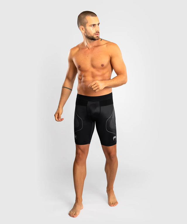 Pantaloni scurți de compresie Venum Nexus – Negru