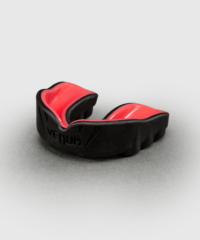 Protector bucal Venum Challenger – Negro/Coral