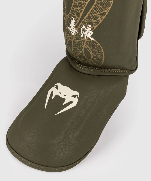 Venum Kickboks Scheenbeschermers Serpenti - Kaki Groen