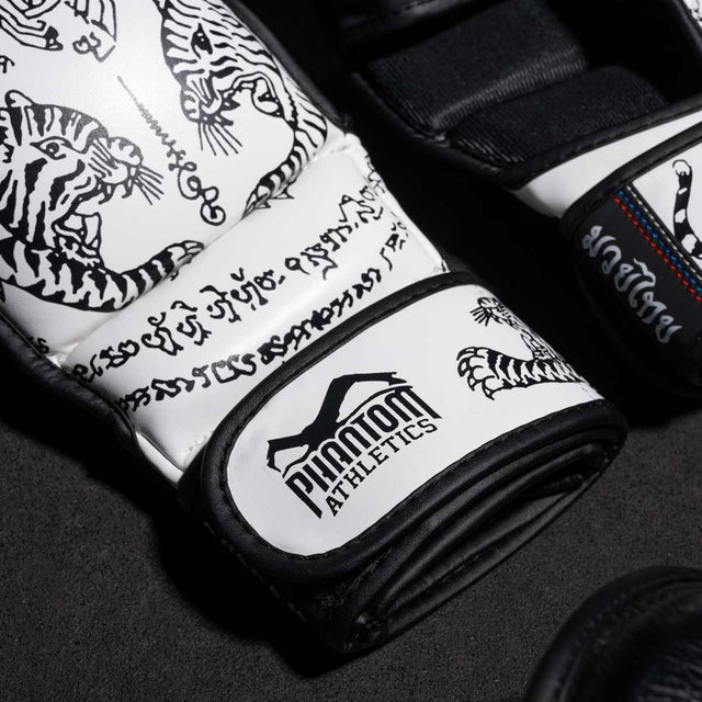 Phantom Athletics MMA-Sparringshandschuhe Muay Thai – Weiß