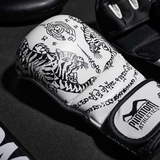 Phantom Athletics MMA-Sparringshandschuhe Muay Thai – Weiß