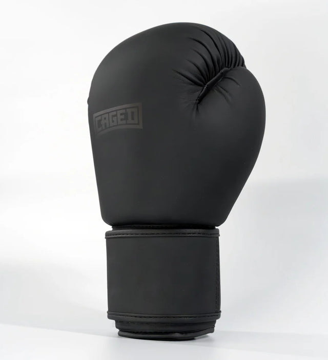 Caged Shadow Bundel Deal – Bokshandschoenen + Scheenbeschermers