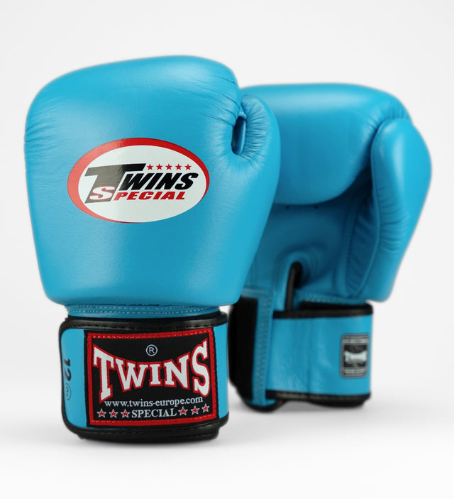 Twins Boxhandschuhe BGVL3 – Hellblau