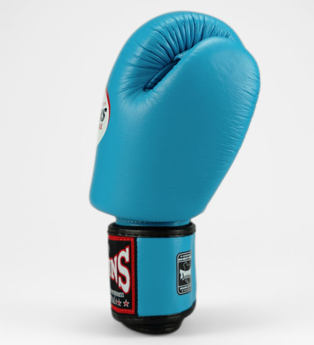 Twins Boxhandschuhe BGVL3 – Hellblau