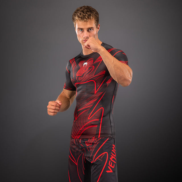 Venum Rashguard Crimson Viper 2.0 Korte Mouwen - Zwart/Rood