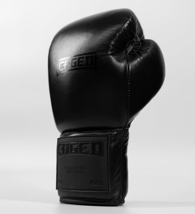Gants de boxe Caged X Series à lacets – Noir/Noir