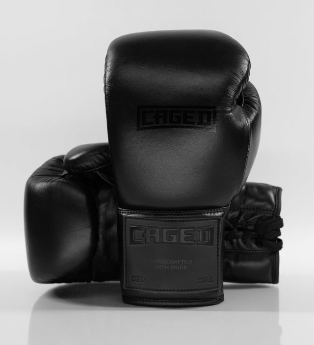 Gants de boxe Caged X Series à lacets – Noir/Noir