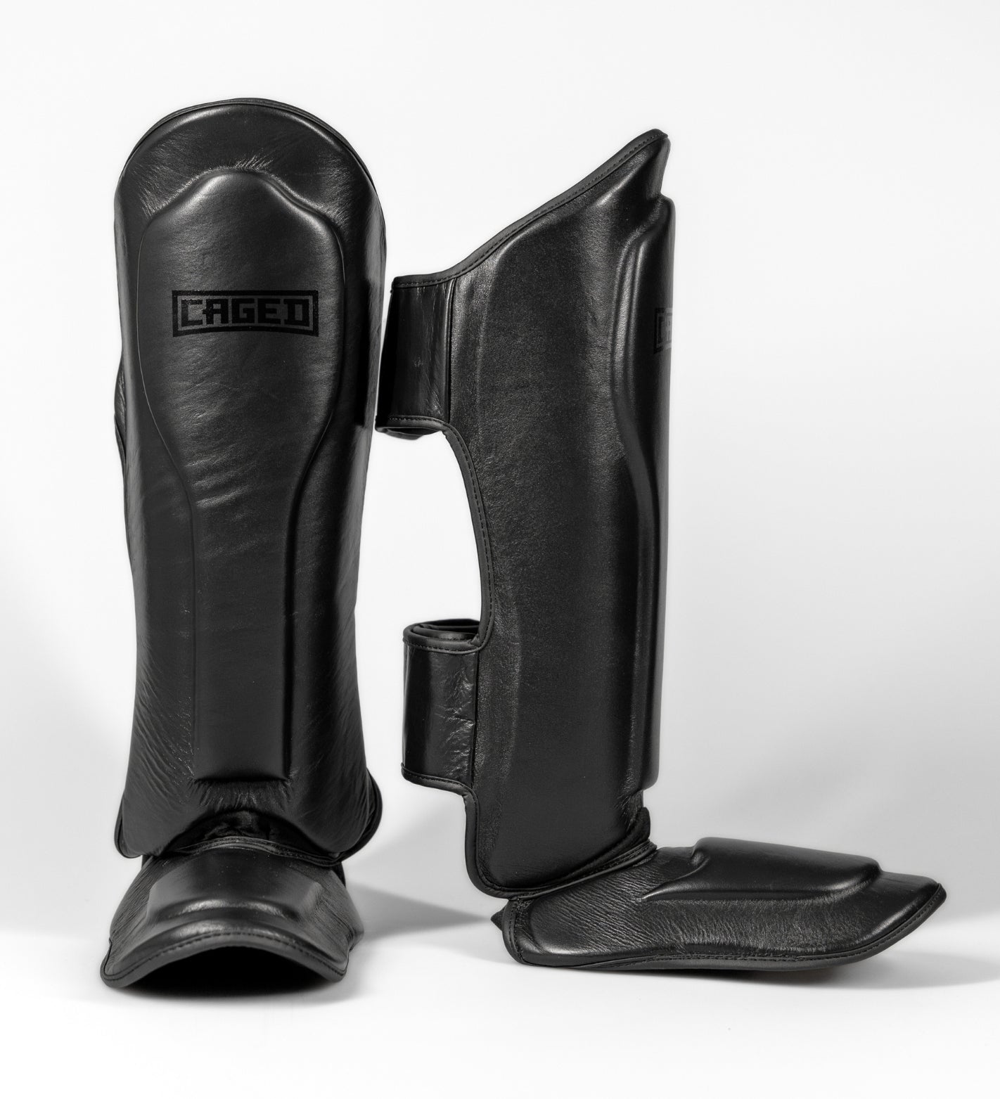 Caged Kickboks Scheenbeschermers ’X’ Series - Zwart/Zwart - Scheenbeschermers