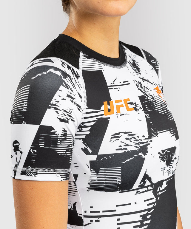 Rashguard de UFC Venum Zenith para mujer – Blanco