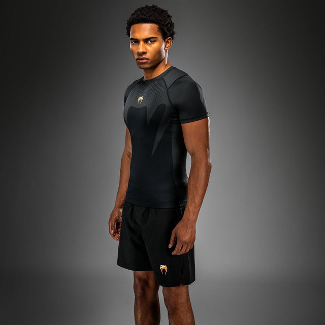 Venum Rashguard Attack Korte Mouwen - Zwart/Goud