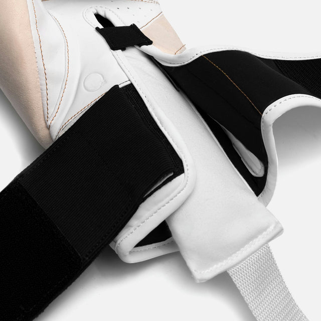 Hayabusa x Mayweather Geruchsentferner – Weiß/Gold