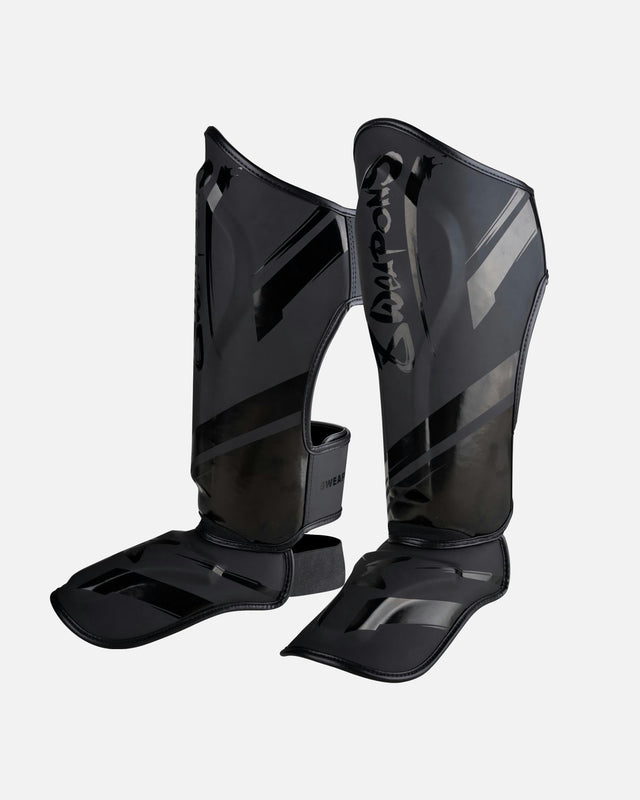 8 WEAPONS Schienbeinschoner Shift – Schwarz