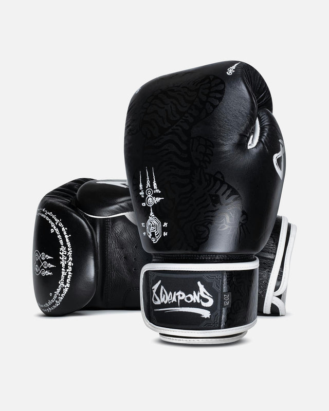 Gants de boxe 8 WEAPONS Sak Yant Big Tiger – Noir
