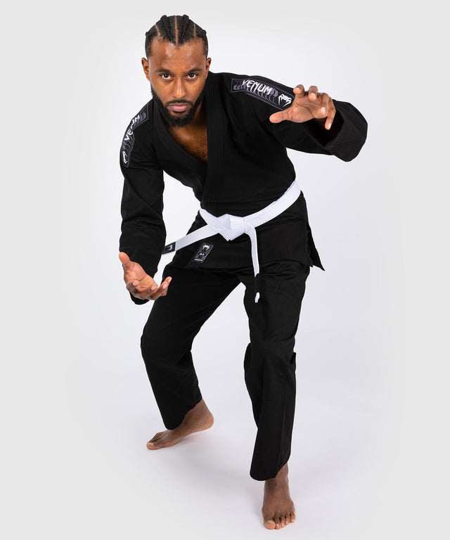 Venum BJJ Gi First - Zwart - incl. witte band - BJJ Gi’s