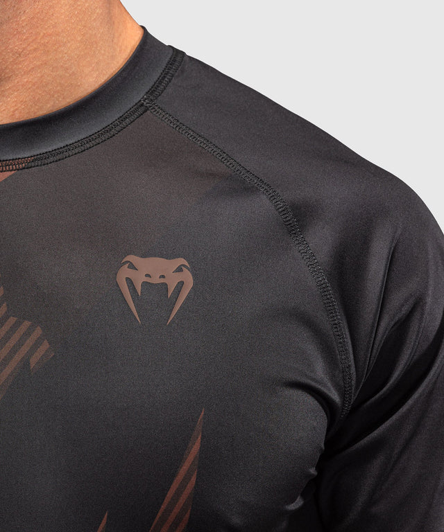 Camiseta Venum No-Gi 6.0 – Negro/Marrón