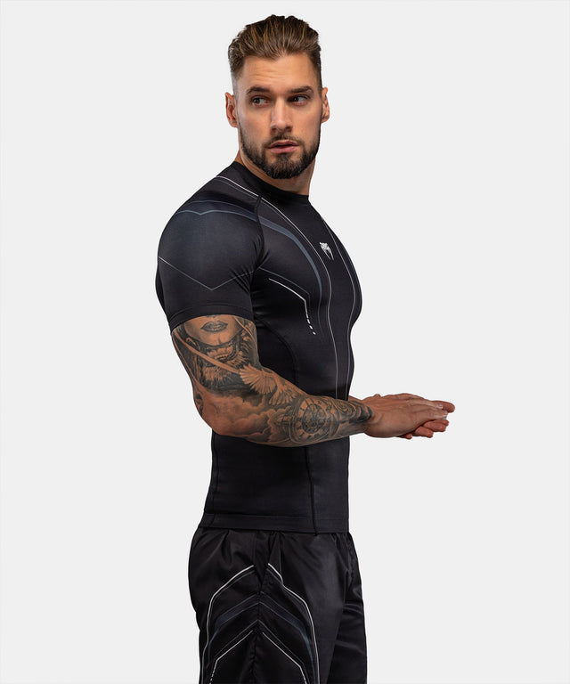 Rashguard Venum Streamline Manga Corta – Negro/Blanco
