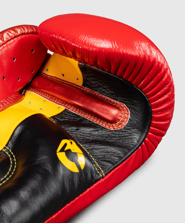 Mănuși de box Venum Giant 3.0 – Roșu/Galben/Aur