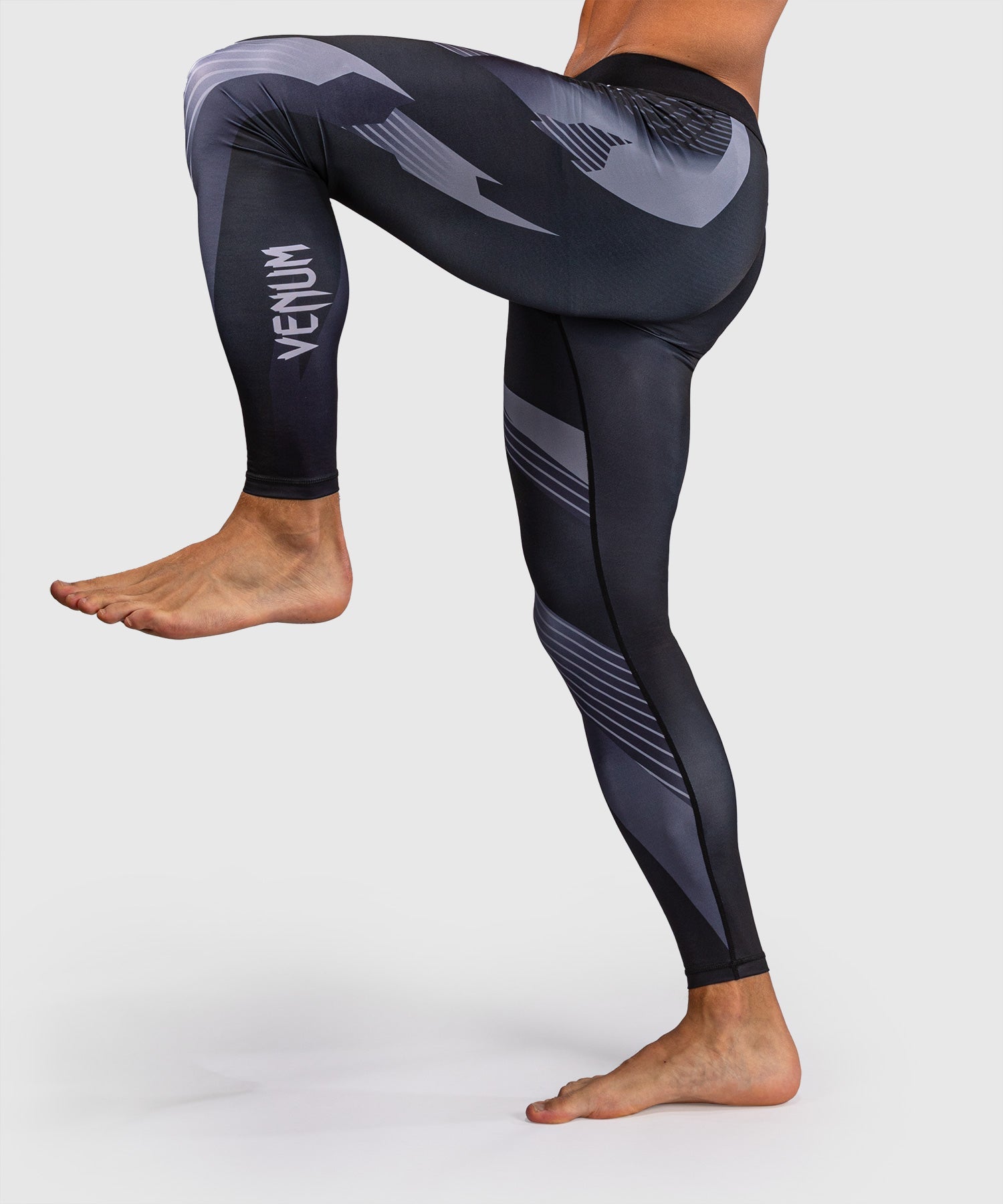 Shorts de compression Venum No-Gi 6.0 – Noir/Blanc
