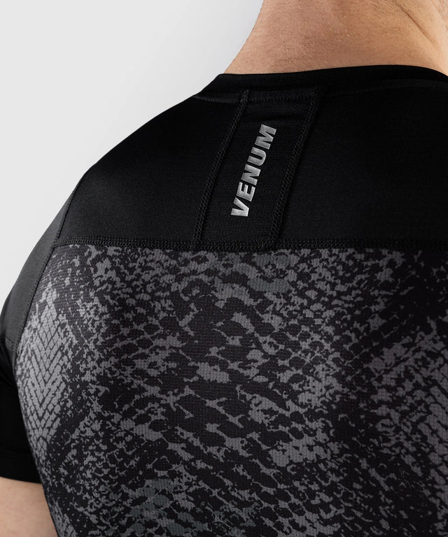Rashguard Venum G-Fit Scales manches courtes – Noir/Gris