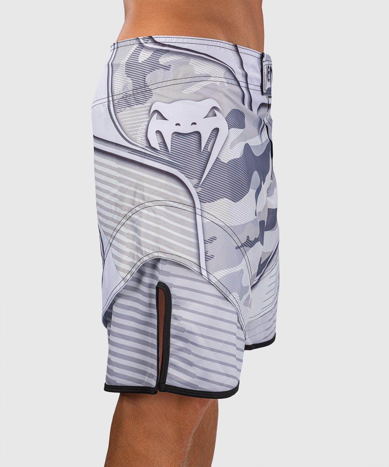Venum MMA-Shorts Camo Hero – Weiß/Hellgrau