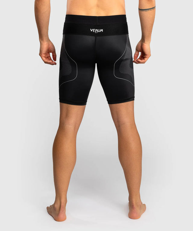 Pantaloni scurți de compresie Venum Nexus – Negru