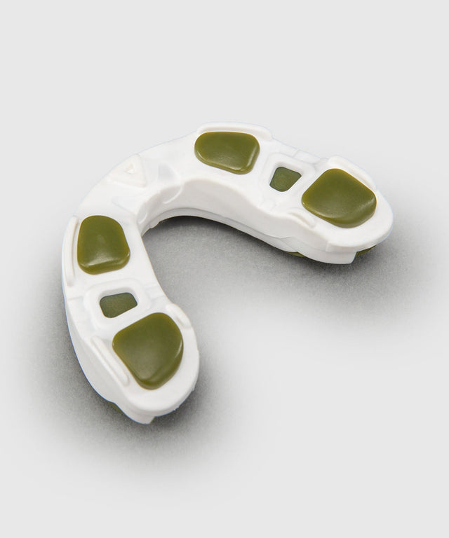 Protector bucal Venum Predator – Blanco/Caqui