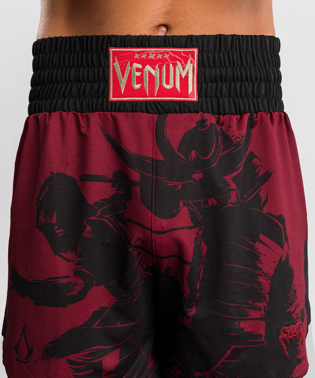 Shorts de boxe Venum x Assassin's Creed Shadows – Bordeaux/Noir