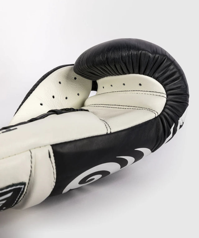 Venum x Mike Tyson Boxhandschuhe Giant 2.0 Pro mit Schnürverschluss – Schwarz/Weiß