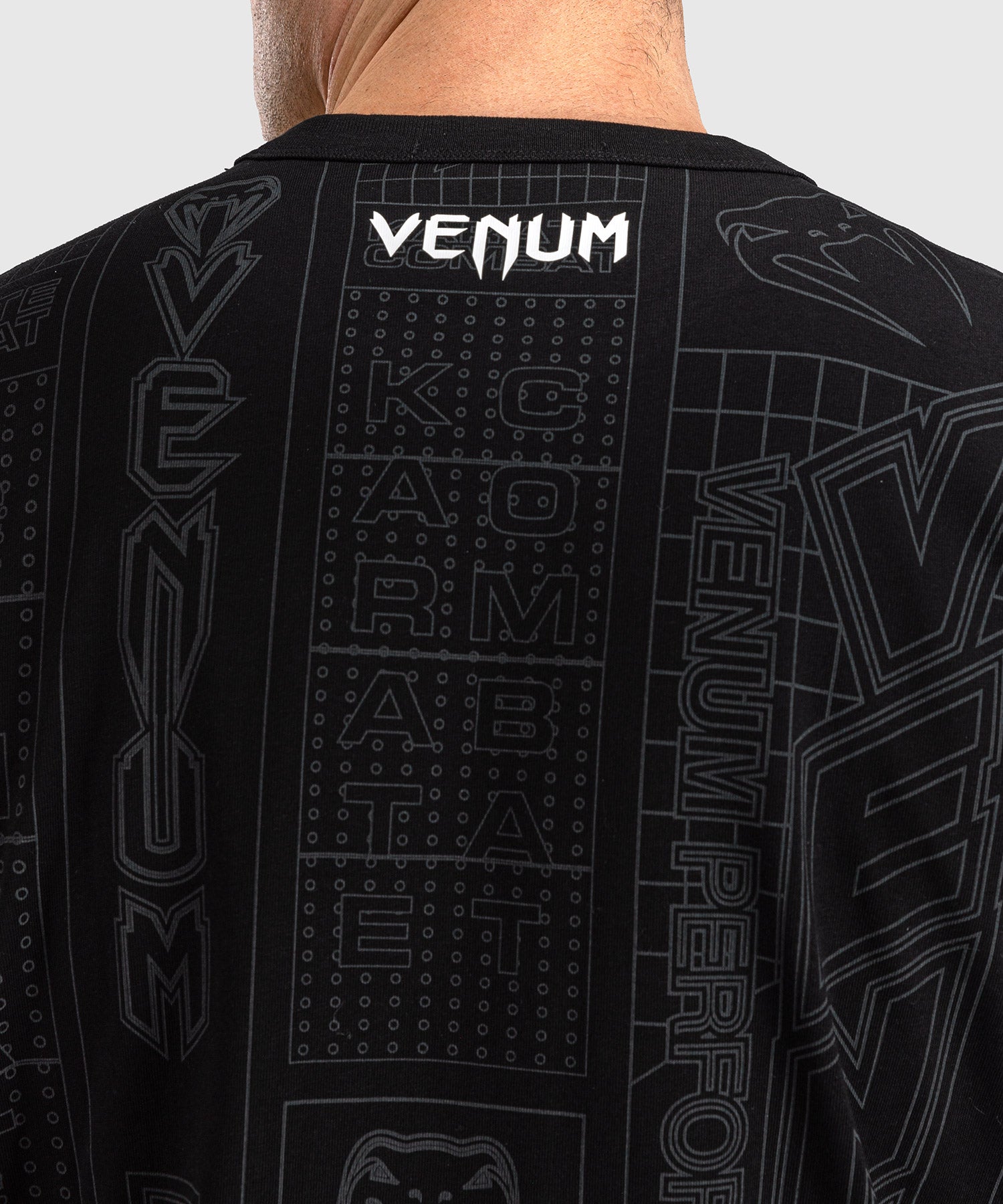 Camiseta Venum Karate Combat – Negro/Gris