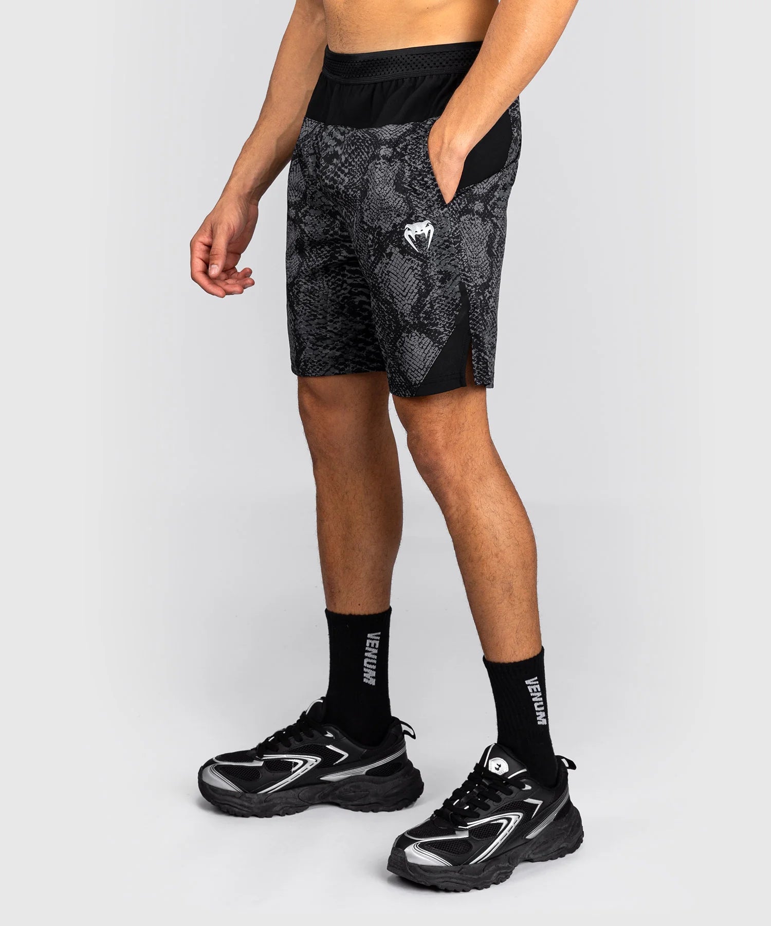 Venum Training Shorts G-Fit Scales – Schwarz/Grau
