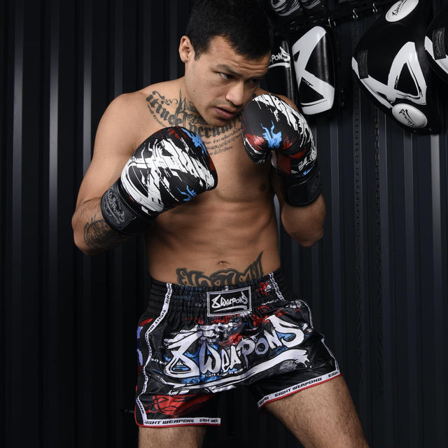 8 WEAPONS Muay-Thai-Shorts Cut Like A Blade 2.0 – Schwarz