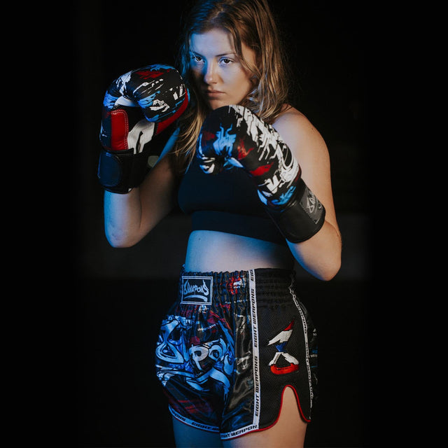 8 WEAPONS Muay-Thai-Shorts Cut Like A Blade 2.0 – Schwarz