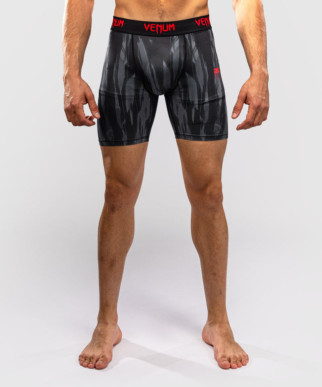 Shorts de compression Venum Demon – Noir/Gris (VENUM-06364-109)
