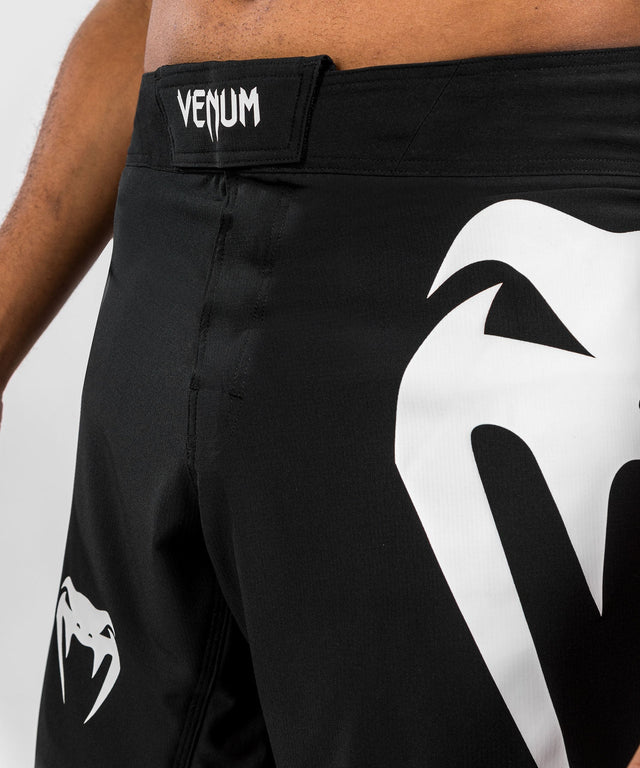 Venum MMA-Shorts Light 5.0 – Schwarz/Weiß