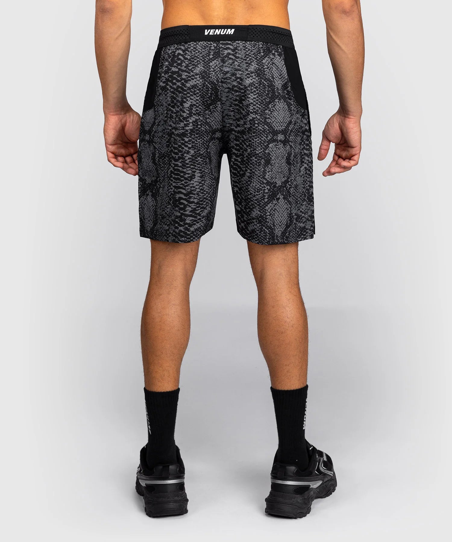 Venum Training Shorts G-Fit Scales – Schwarz/Grau