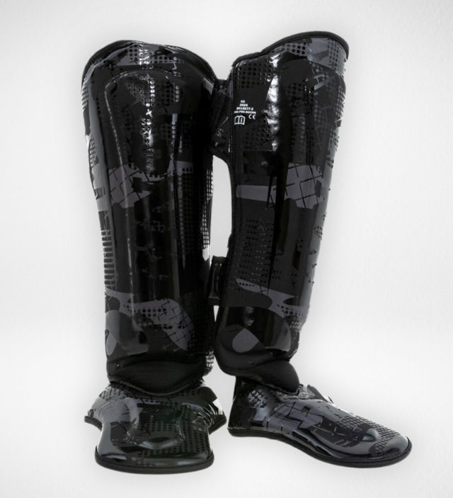 King Pro Boxing Schienbeinschoner Shogun – Schwarz/Schwarz
