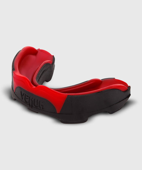 Protector bucal Venum Predator – Negro/Rojo