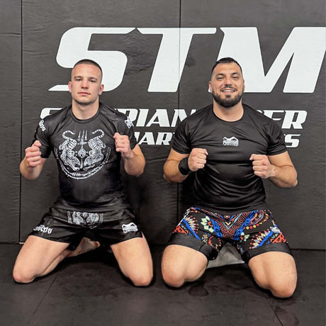Shorts de Muay Thai Phantom Athletics Sak Yant – Noir