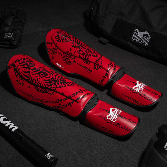 Protège-tibias Phantom Athletics Muay Thai – Rouge