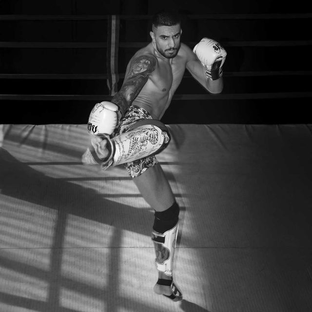 Protège-tibias Phantom Athletics Muay Thai – Blanc/Or