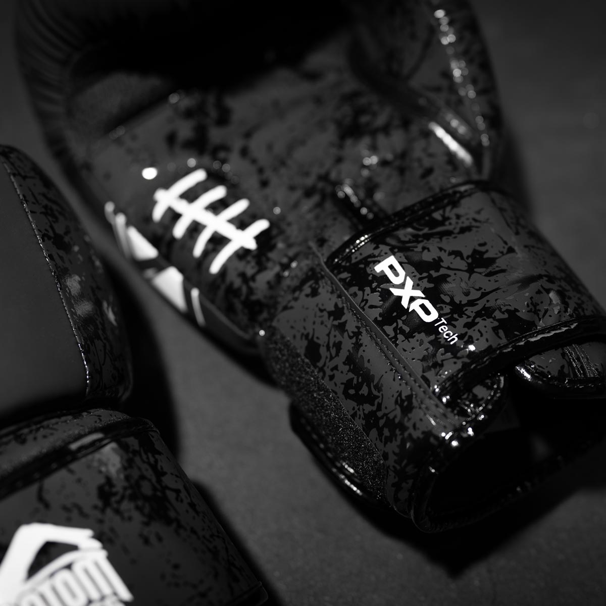 Guantoni da boxe Phantom Athletics Serious – Nero