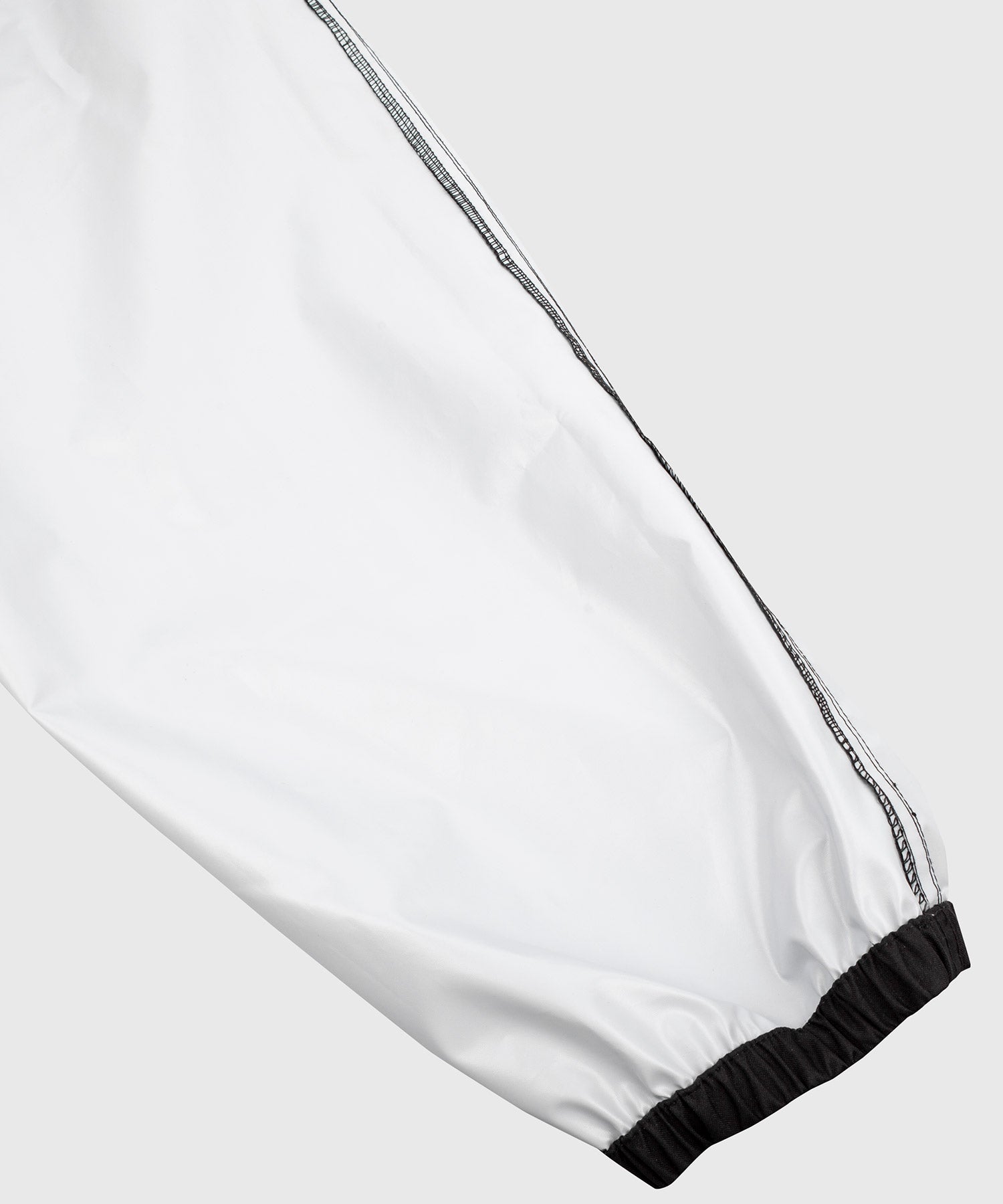 Chándal Venum Giant – Negro/Blanco