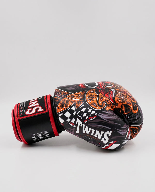 Luvas de boxe Twins FBGVL3 Barong – Preto/Vermelho/Laranja