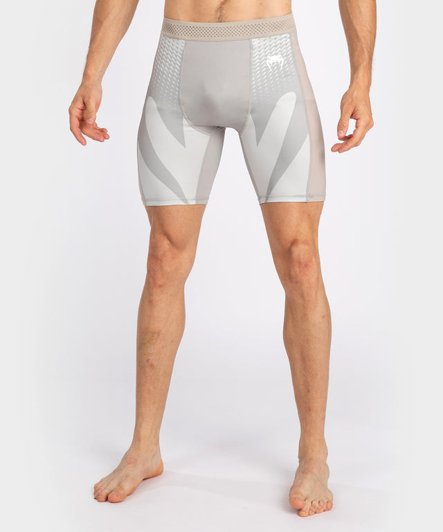 Shorts de compression Venum Attack – Blanc/Gris
