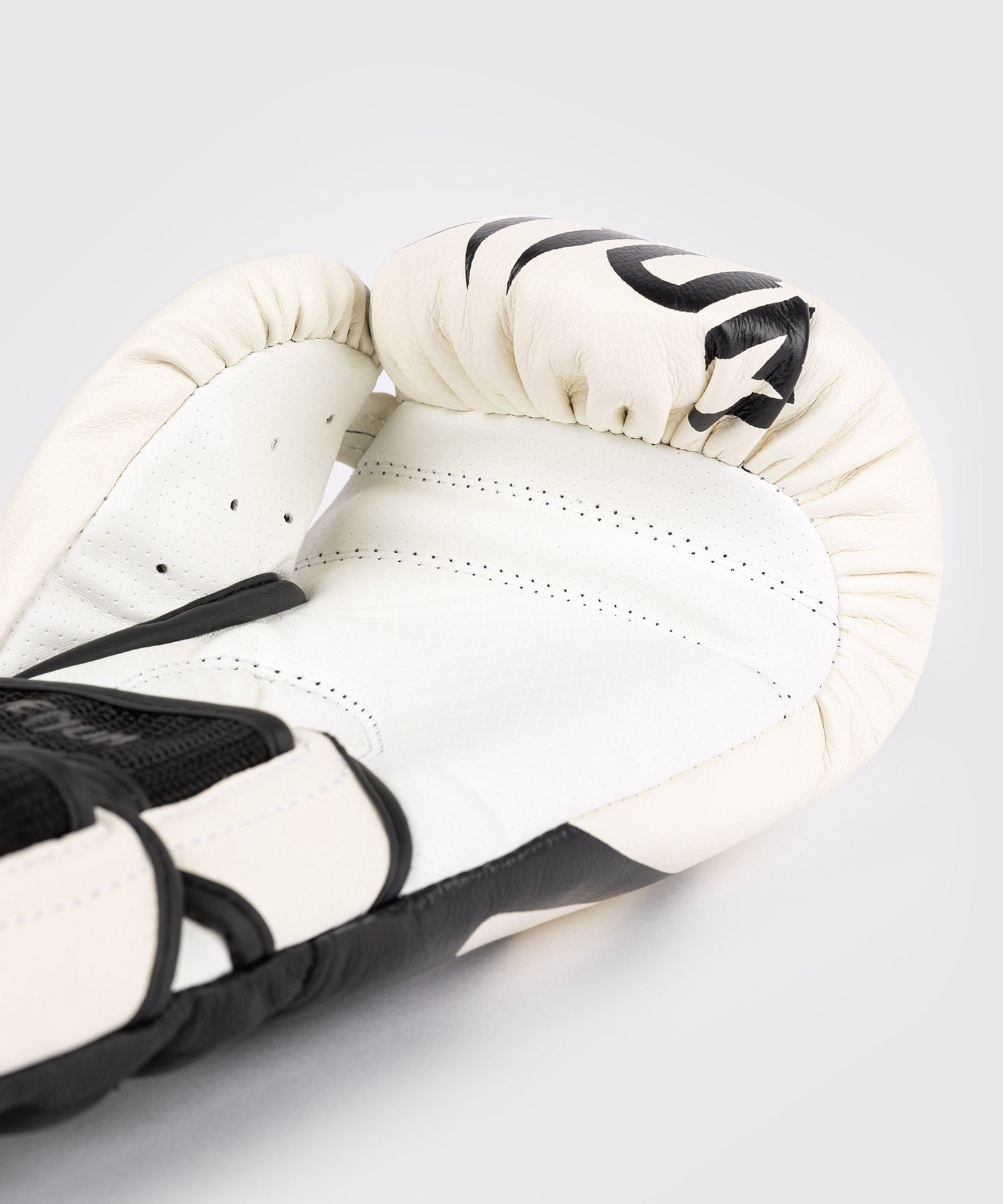 Gants de boxe Venum Reverso – Blanc/Noir