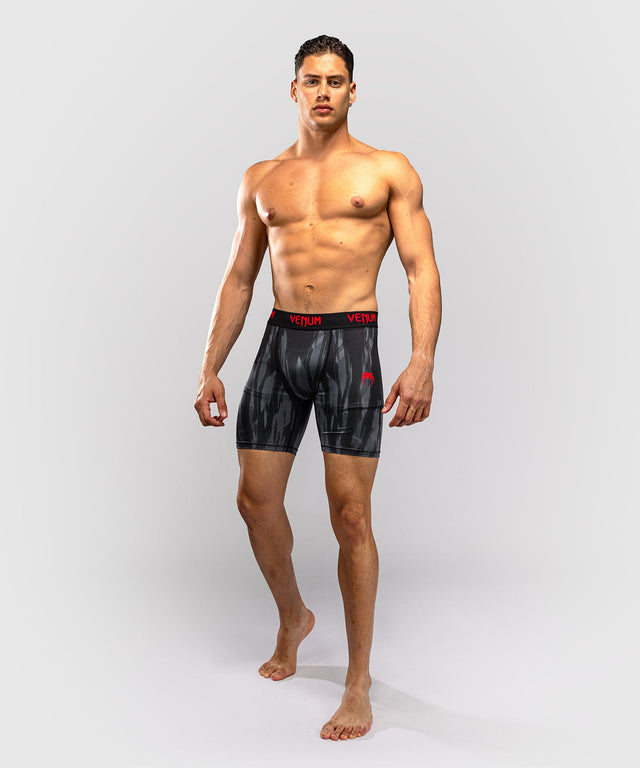 Shorts de compression Venum Demon – Noir/Gris (VENUM-06364-109)
